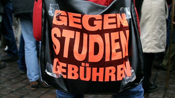 Tasche mit Aufdruck "Gegen Studiengebühren"